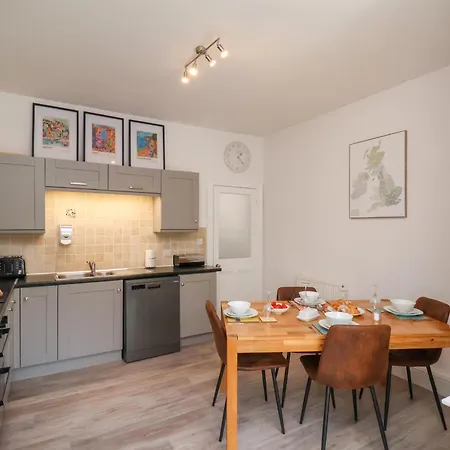 1 Roxby Terrace