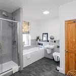 1 Roxby Terrace *