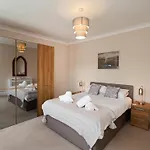 1 Roxby Terrace * Thornton Dale