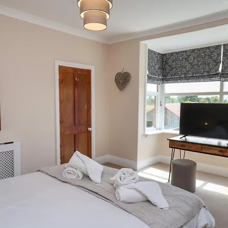 1 Roxby Terrace