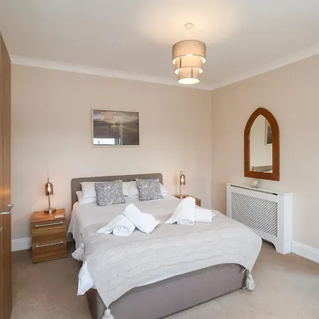 1 Roxby Terrace *