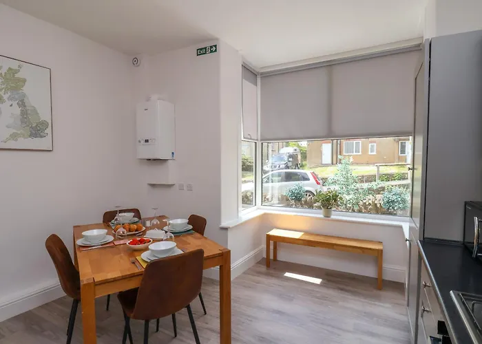 1 Roxby Terrace * Thornton Dale